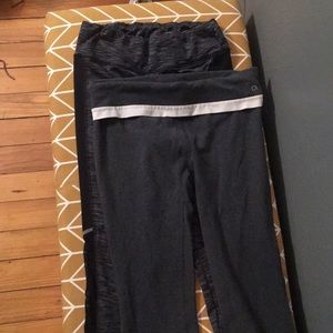 2 pairs of gray athletic tights